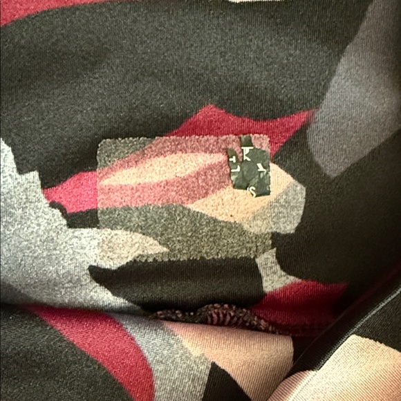 K-Deer | Courage Full Length High-Waist Yoga Leggings Camouflage Camo Print (S) - Picture 5 of 12